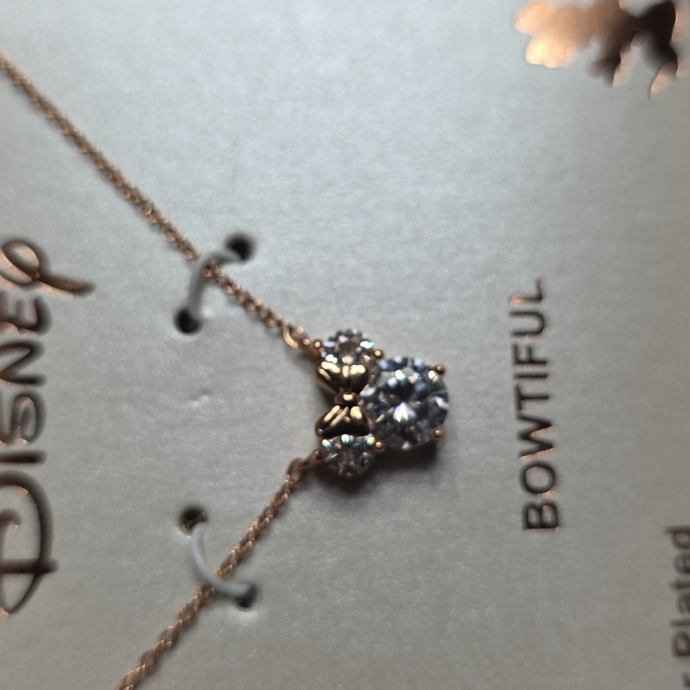 NEW Disney Bowtiful Fine Silver Plated Minnie Mouse Necklace Sparkly 18" Boxed - Picture 8 of 9